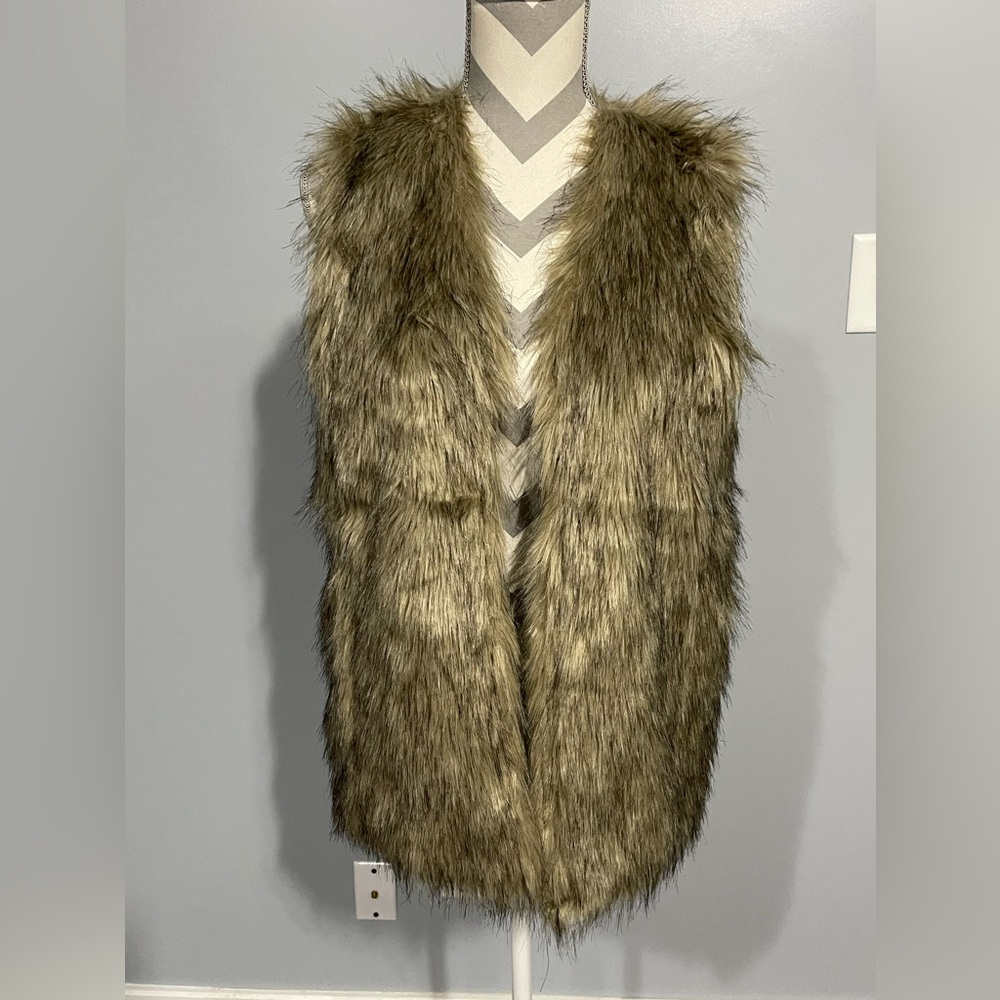 ESCALIER‎ VEST